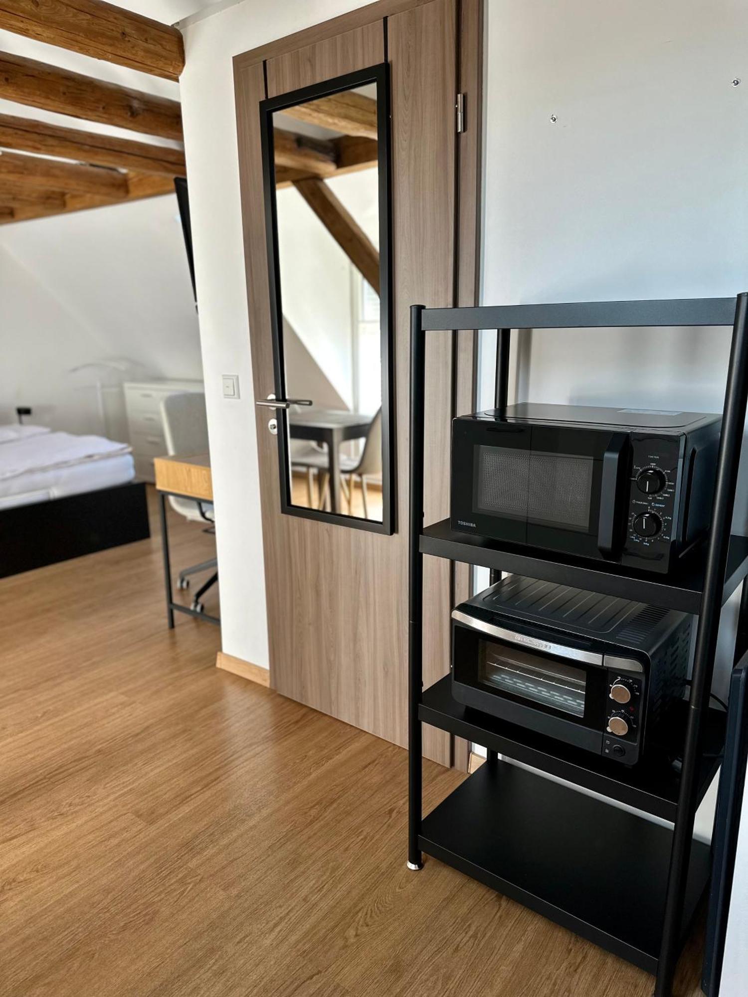 1 Zimmer Wohnung Dg Mit Klimaanlage Und Kleinen Balkon Oedheim Ngoại thất bức ảnh